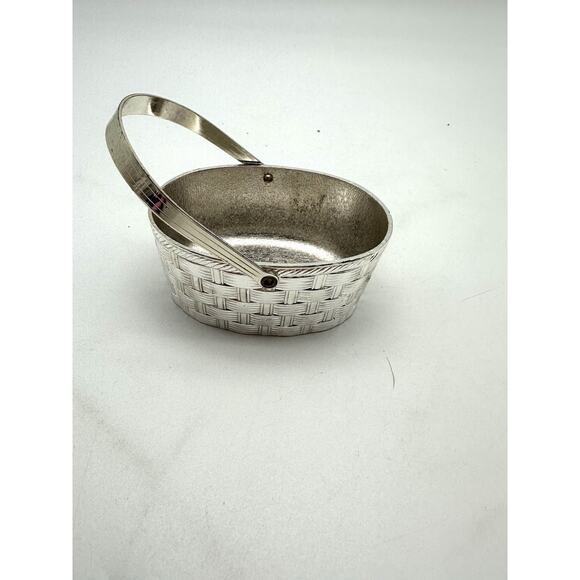 Vintage Silver Plated Basket Weave Trinket Holder Easter Made In Japan - Picture 2 of 8